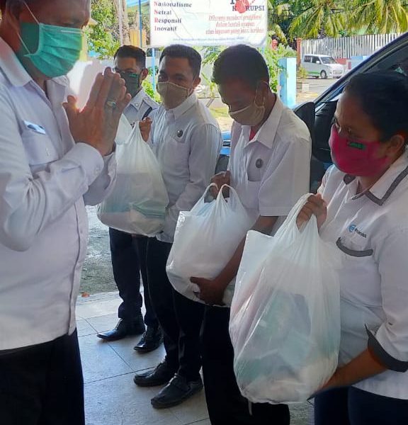 BNN Provinsi NTT Beri Bantuan Sembako ke Panti Asuhan dan Pegawai Kontrak