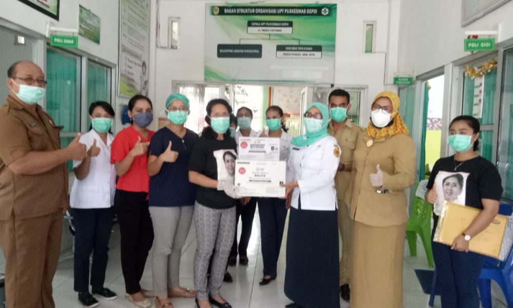 Anggota DPD RI Hilda Riwu Kore Bantu Anak Kurang Gizi dan Bumil di Kupang