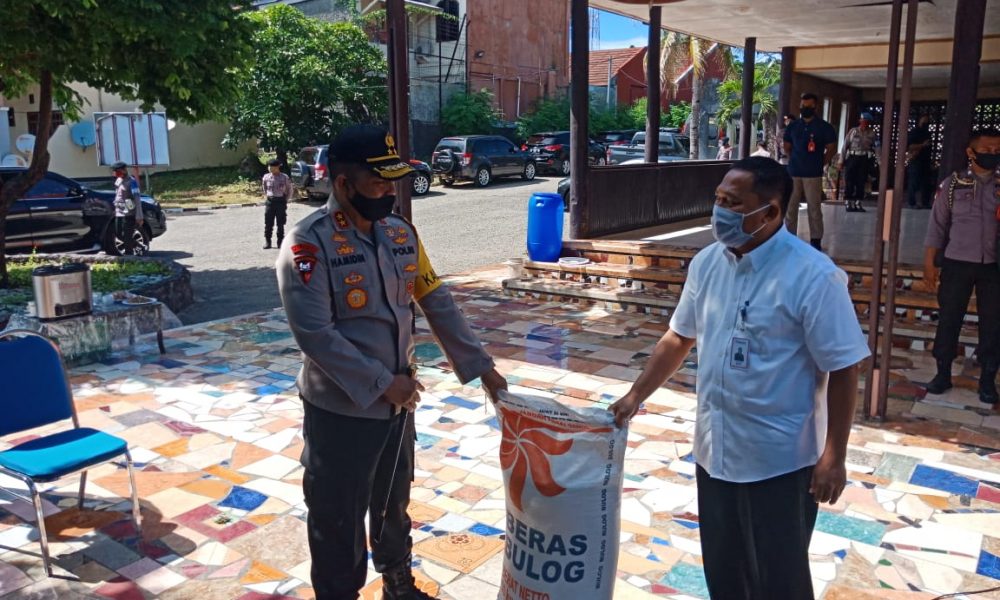 Dapur Umum TNI-Polri di Kupang Siap Bantu Warga Terdampak Covid-19