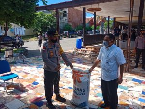 Dapur Umum TNI-Polri di Kupang Siap Bantu Warga Terdampak Covid-19