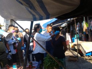 FKPT Provinsi NTT Bagikan Masker ke Pedagang Pasar Oesao