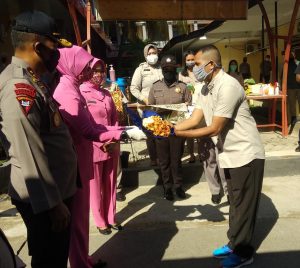 Kapolda NTT Lepas 4 Calon Perwira yang Sembuh Covid-19