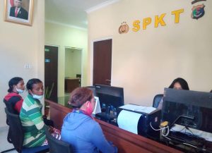 Datangi Polda, Warga Besipae Polisikan Kasat Pol PP NTT