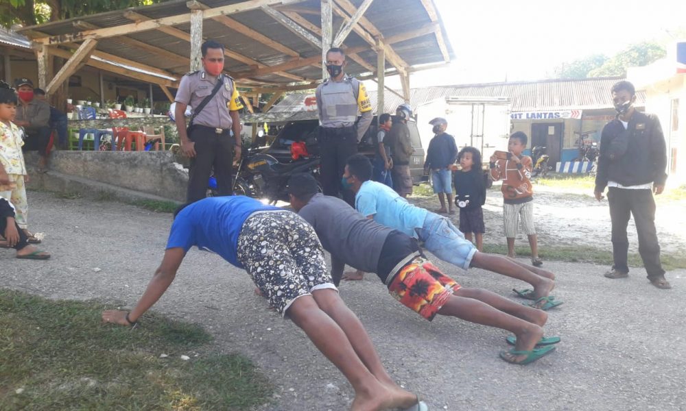 Polisi di SBD Tertibkan Penggunaan Masker, Pelanggar Dihukum Push Up