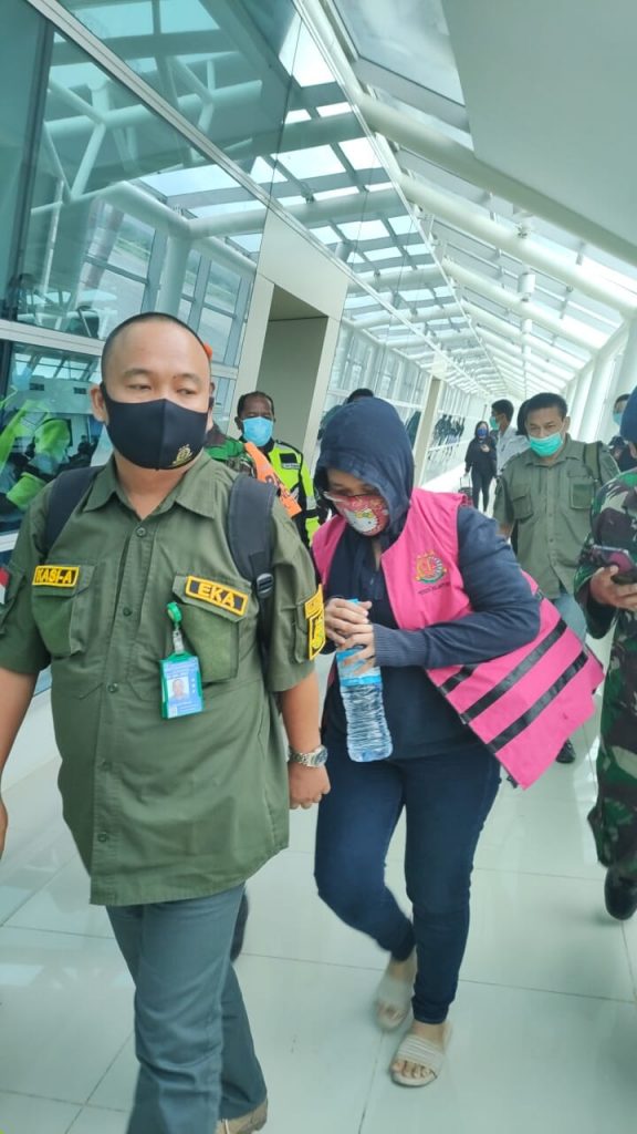 Kejati NTT Tangkap Dewi Effendy, DPO Kasus Bank NTT Surabaya