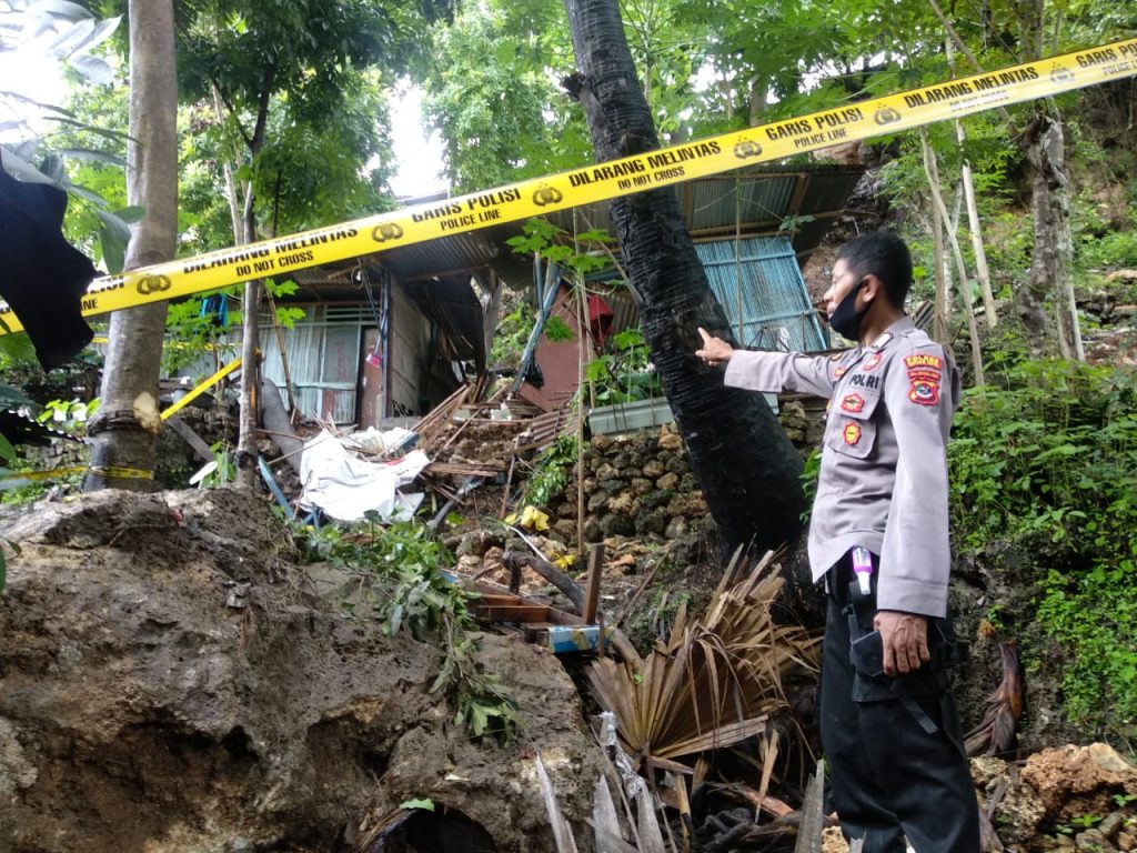 Tanah Longsor di Kupang, Pasutri Tewas