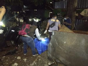 Diduga Sopir Mabuk, Pikap Tabrak Warung Makan dan Tembok, 1 Tewas, 2 Sekarat