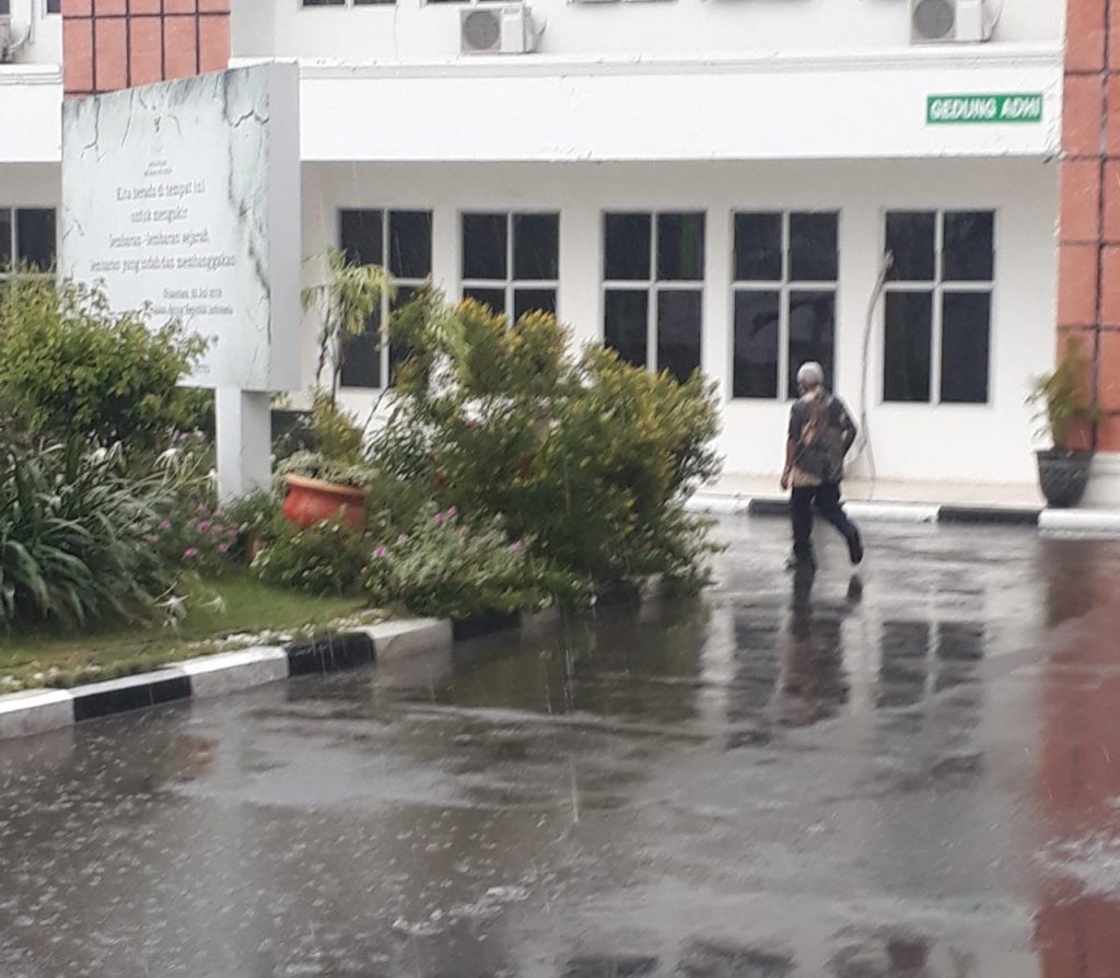 Mantan Bupati Kupang Diperiksa Penyidik Kejati NTT