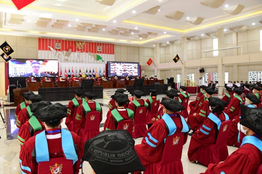 Unhan RI Wisuda S2 dan S3 serta Dies Natalis Ke-12