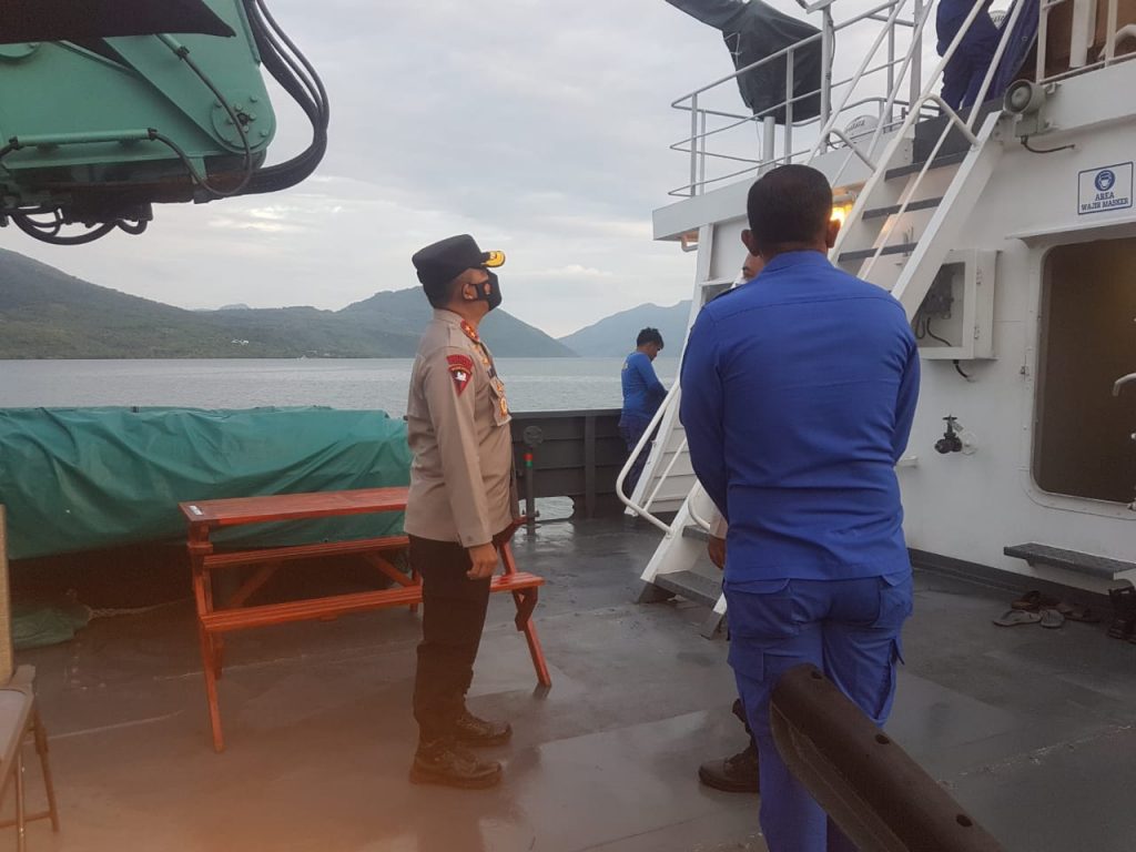 Kapolri Kerahkan Bantuan Sembako dan Dapur Lapangan di Adonara dan Lembata