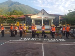 Cari Jenasah Korban Bencana di Adonara-Lembata, Polri Turunkan 6 Anjing Pelacak