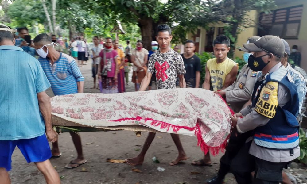 Siswa SD di Kupang Ditemukan Tewas dalam Bak Mandi Siswa SD di Kupang Ditemukan Tewas dalam Bak Mandi