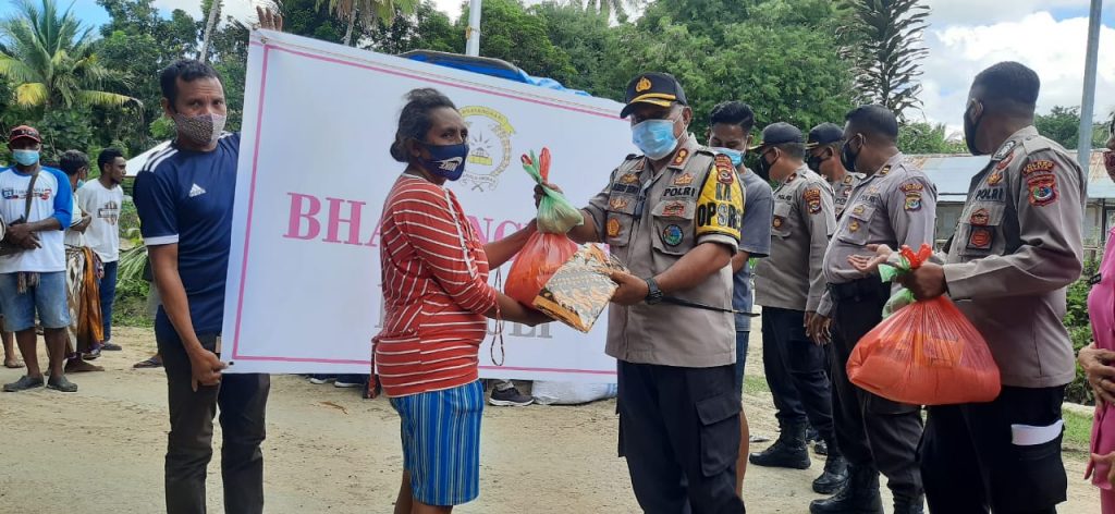 Polres Malaka Salurkan Bantuan kepada 344 Warga Korban Banjir
