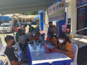 Ditlantas Polda NTT Beri Pelayanan BPKB Sambil Vaksinasi Covid-19 Gratis