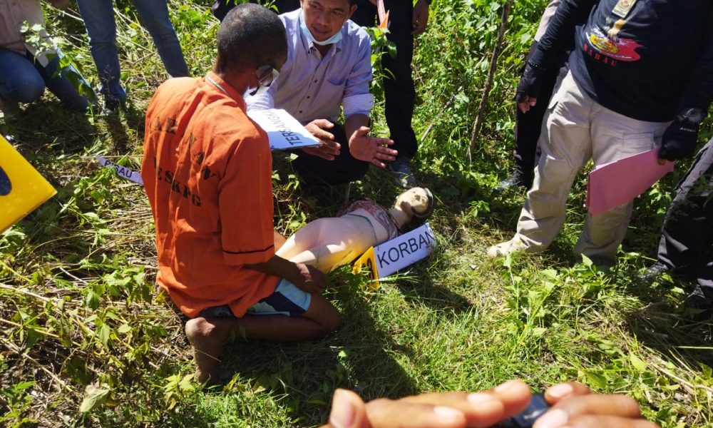 Rekonstruksi, Tinus Tanaem Perankan 23 Adegan, Korban Dinodai Lalu Dibunuh