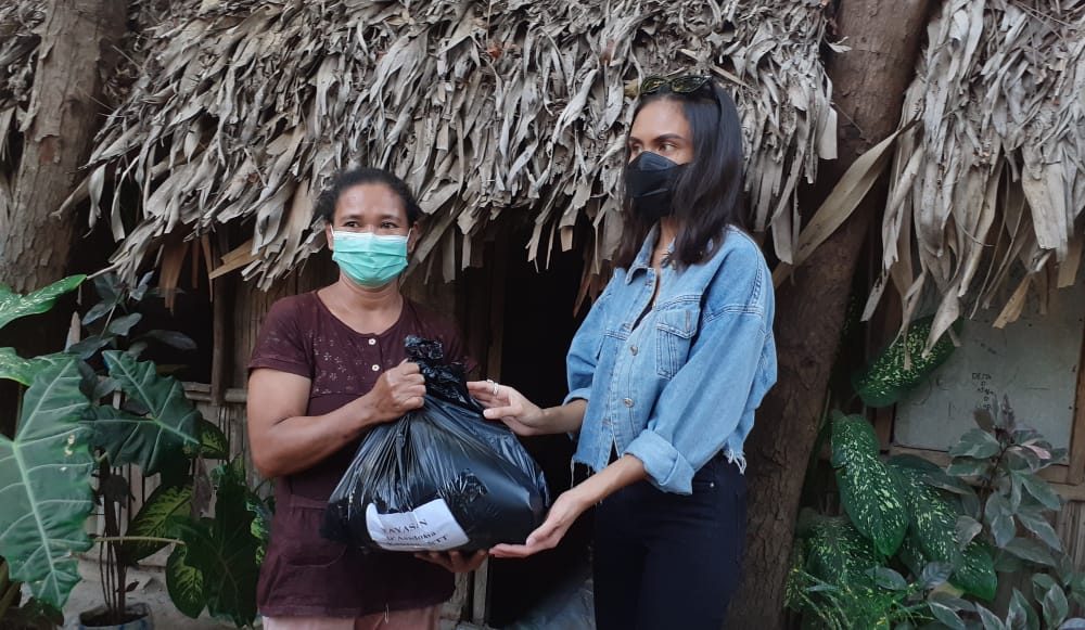 D' Asadoma Foundation Berbagi Kasih dengan Warga Kurang Mampu di Kupang