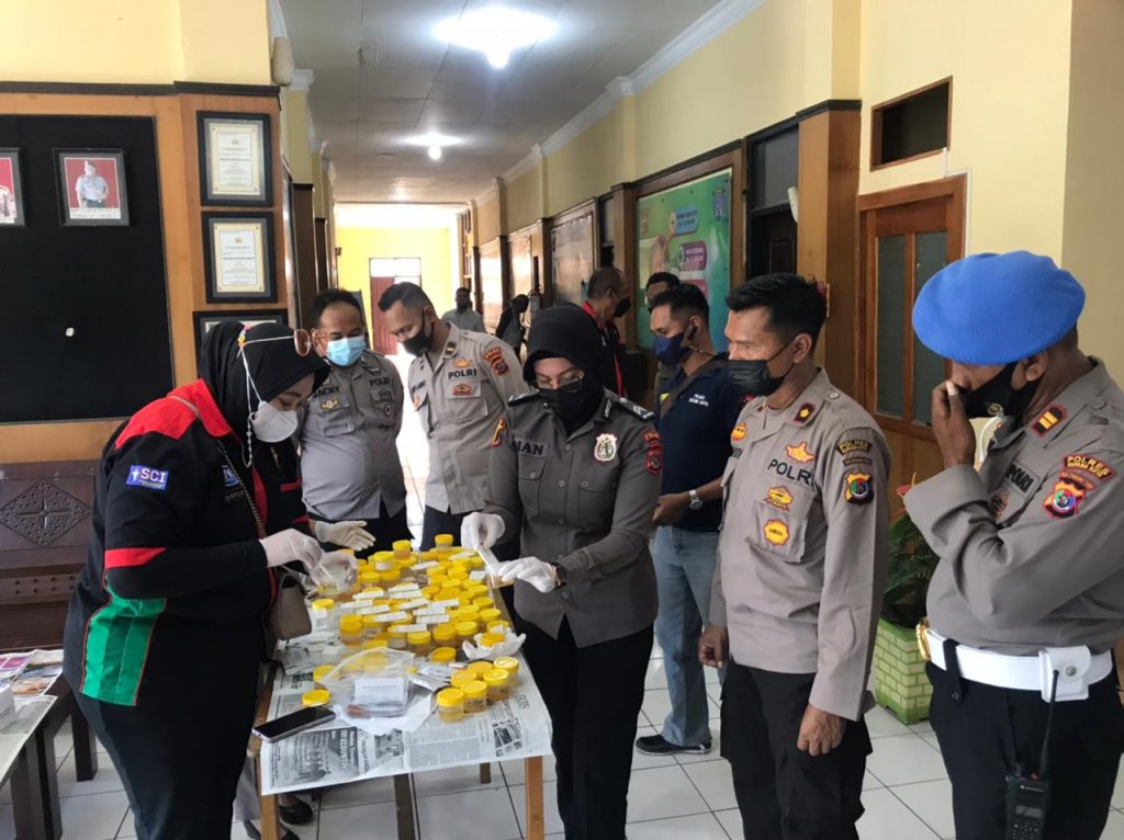 138 Anggota Polres Kupang Kota Jalani Tes Urine