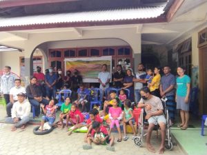 Pemuda Ende di Kupang Berbagi Kasih di Panti Asuhan Bhakti Luhur