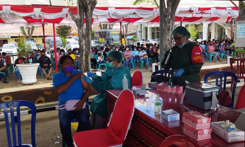 SALUT! Gelar Vaksinasi Covid-19 di 125 Lokasi, Polda NTT dan Jajaran Lampaui Target