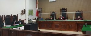 Dituntut 10 Tahun Penjara dan Denda Rp 1 Miliar, Veronika Sukur Pingsan di Ruang Sidang
