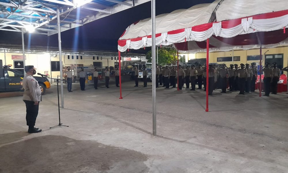 UNIK! Upacara Kenaikan Pangkat di Polresta Kupang Digelar Dini Hari UNIK! Upacara Kenaikan Pangkat di Polresta Kupang Digelar Dini Hari