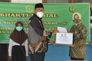 Kejati NTT Salurkan 68 Paket Sembako ke Panti Asuhan dan Purna Adhyaksa
