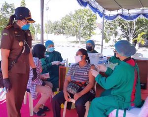 Warga Kian Membludak di Kejati NTT, Sudah 7.316 Orang Divaksin
