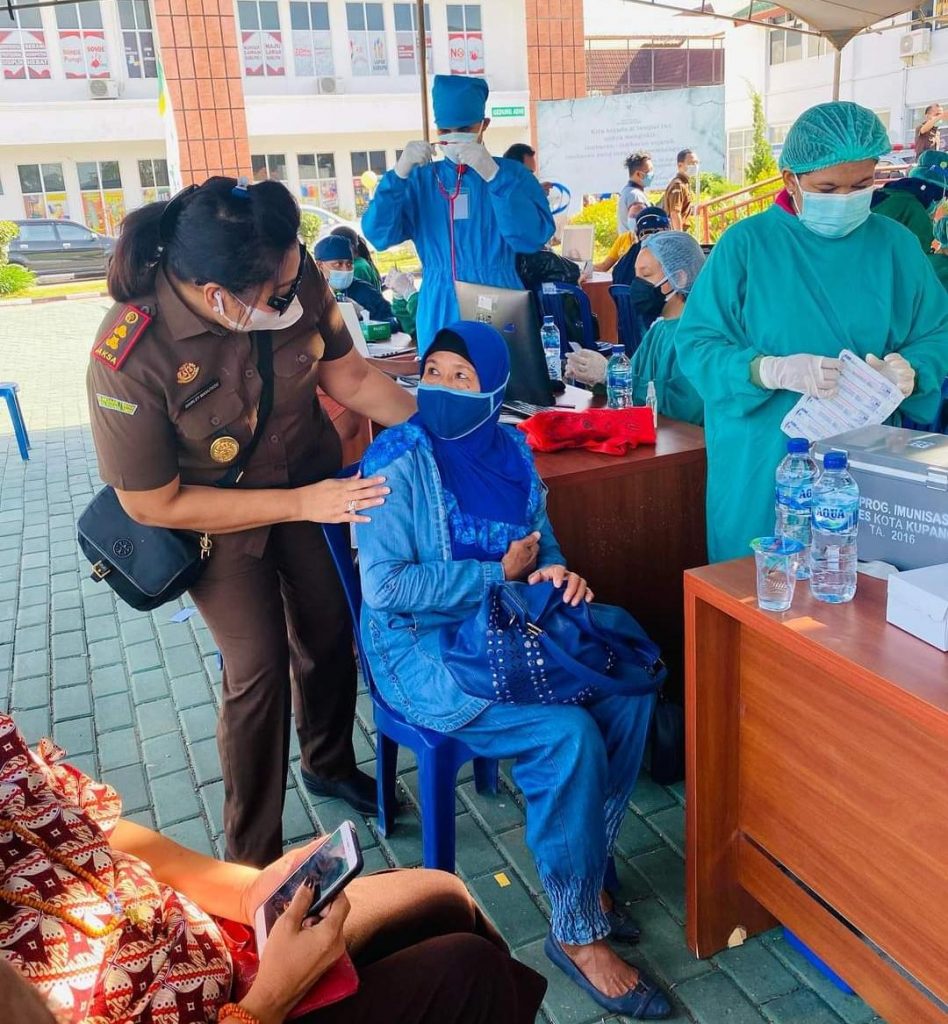 Shirley Manutede, Sosok Tangguh di Balik Vaksinasi Covid-19 Kejati NTT
