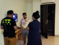 Pemilik Kampus Stikes Nusantara Kupang Digerebek Istrinya lagi Sekamar dengan WIL