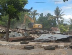 PN Kupang Eksekusi Lahan di Oebobo, 6 Rumah Dirobohkan