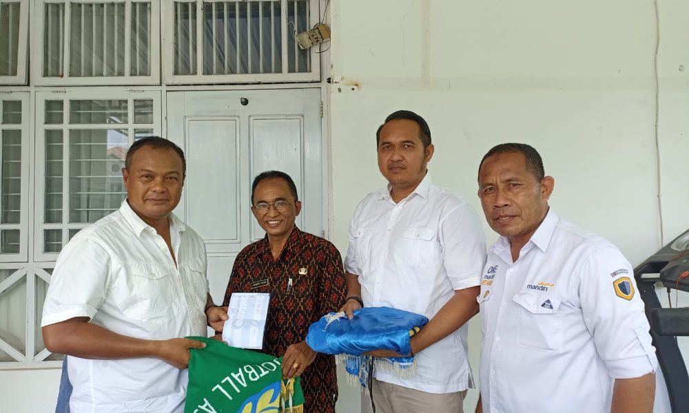 Pengurus Lama Serahkan Atribut dan Laporan Keuangan Asprov PSSI NTT ke Ketua Terpilih