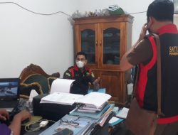 Jaksa Geledah dan Sita Barang Bukti di Kantor PDAM Kabupaten Kupang