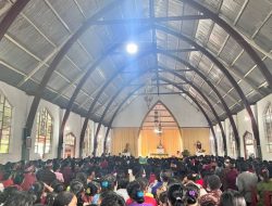 Gubernur NTT Ikut Misa Paskah di Paroki St. Pius X Mukun