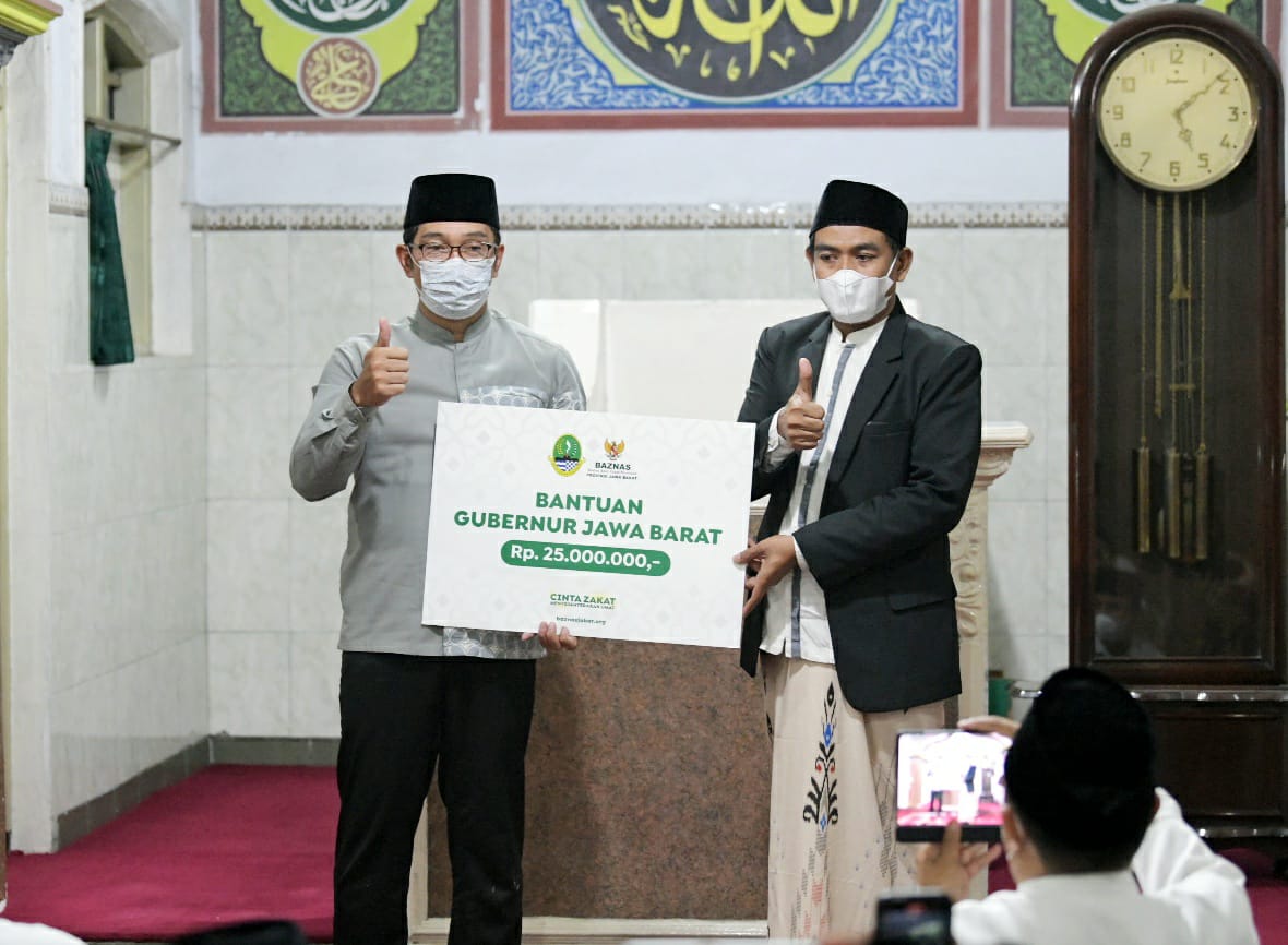 Subuh Berjamaah, Ridwan Kamil Minta DKM Jaga Masjid "Musafir"