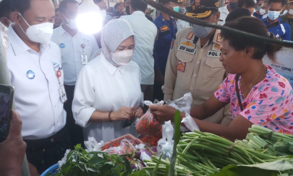 Deputi Gubernur Bank Indonesia Belanja Sayur, Bayar Pake QRIS Bank NTT