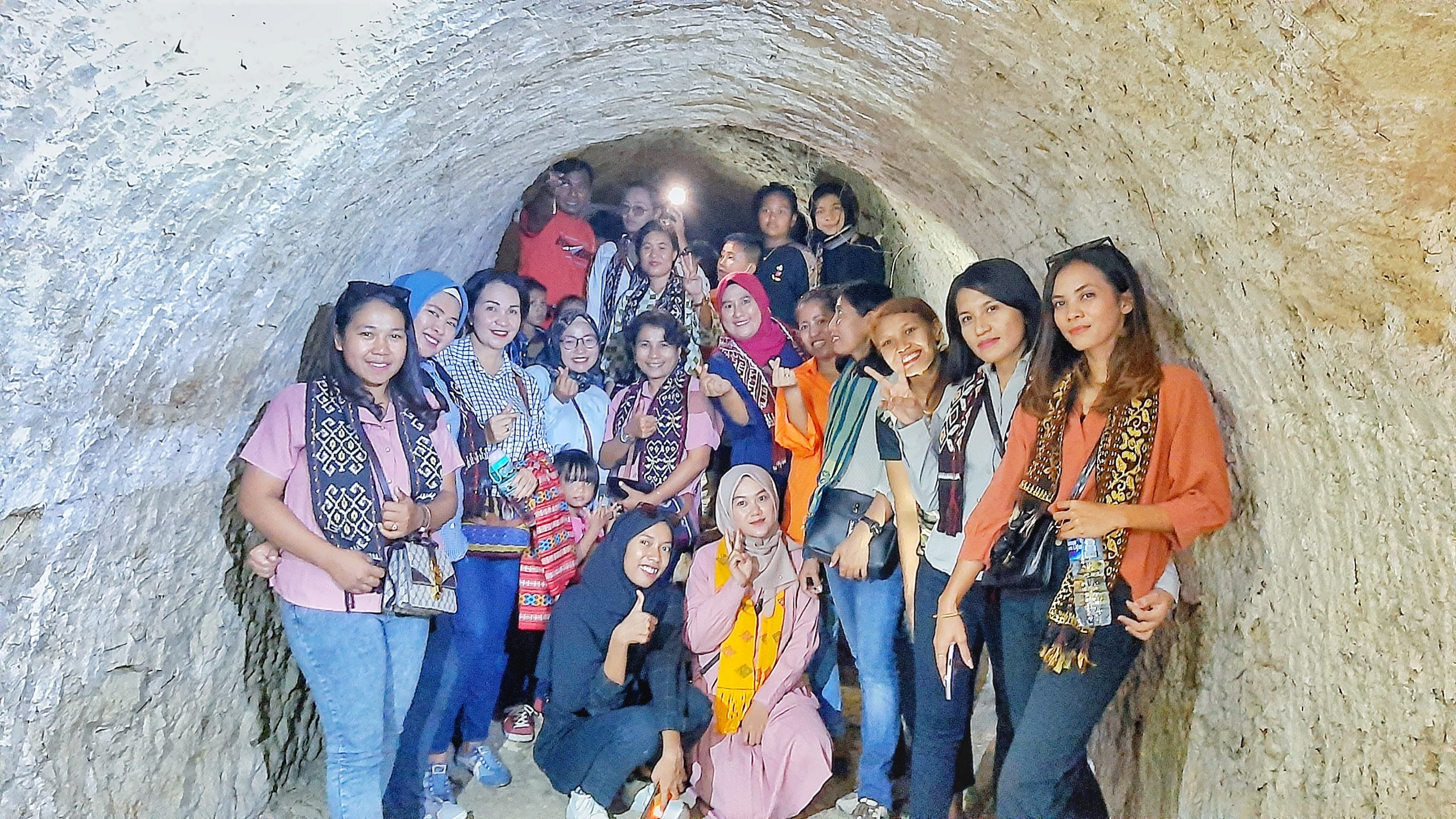 IAD Kabupaten Kupang Kunjungi Gua Peninggalan Jepang di Kampung Bonen