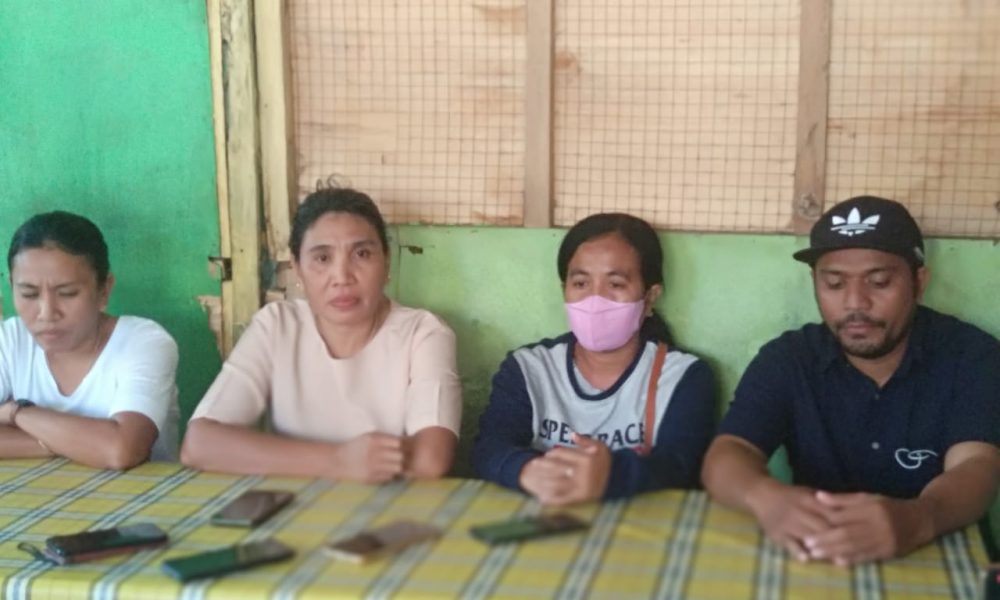 Datangi 'Markas' Forum Wartawan NTT,  Keluarga Para Pelaku Penganiayaan Fabi Latuan Minta Maaf