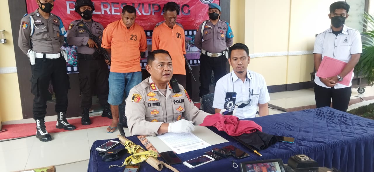 Polisi Tetapkan Tersangka dan Tahan Kepsek Penganiaya Guru Anselmus Nalle Polisi Tetapkan Tersangka dan Tahan Kepsek Penganiaya Guru Anselmus Nalle