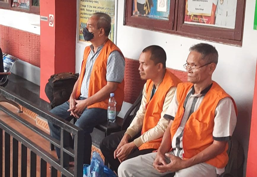 Jelang Sidang Perdana, Tiga Terdakwa Alkes TTU Dipindahkan ke Rutan Kupang Jelang Sidang Perdana, Tiga Terdakwa Alkes TTU Dipindahkan ke Rutan Kupang