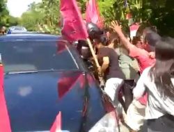 Presiden Jokowi dan Ibu Negara Disambut Histeris Warga di Sumba Timur