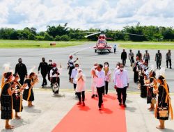 Pertama Kali, Warga Ngada Sambut Kedatangan Presiden di Daerahnya
