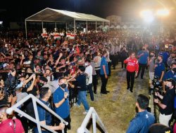 Malam Terakhir di Ende, Presiden dan Ibu Iriana Saksikan Konser Kebangsaan Bersama Masyarakat, Dimeriahkan Slank dan Kla Project