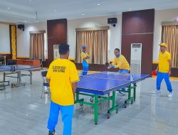 Kajari Kabupaten Kupang Ridwan Angsar Unjuk Kebolehan Main Tenis Meja