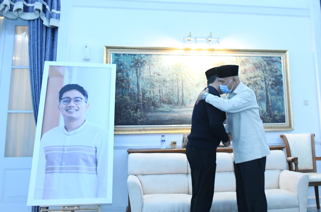 Menpora dan Gubernur Sumbar Sampaikan Belasungkawa kepada Ridwan Kamil Menpora dan Gubernur Sumbar Sampaikan Belasungkawa kepada Ridwan Kamil