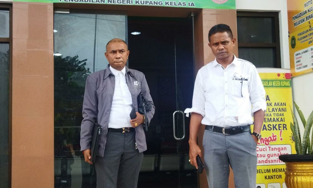 Mantan GM MAS Karaoke Resmi Praperadilan Polresta Kupang Mantan GM MAS Karaoke Resmi Praperadilan Polresta Kupang