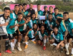 Saksikan Final Turnamen Sepakbola U-16 Sikumana Putra Cup, Chris Mboeik Beri Bonus
