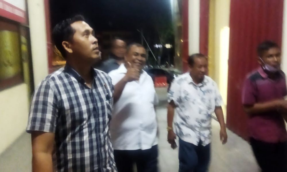 Penyidik Polda NTT Jebloskan Notaris Albert Riwu Kore ke Rutan Penyidik Polda NTT Jebloskan Notaris Albert Riwu Kore ke Rutan