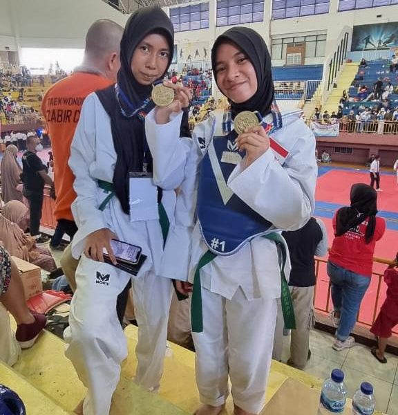 Tiga Atlet Taekwondo Dojang ATC Kejati NTT Sabet Medali Emas pada Kejuaraan di Jakarta Tiga Atlet Taekwondo Dojang ATC Kejati NTT Sabet Medali Emas pada Kejuaraan di Jakarta
