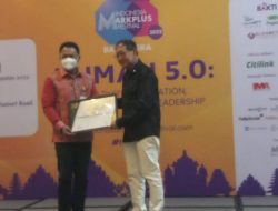 Dirut Bank NTT Raih Industry Marketing Champion di IMF Bali Nusra 2022