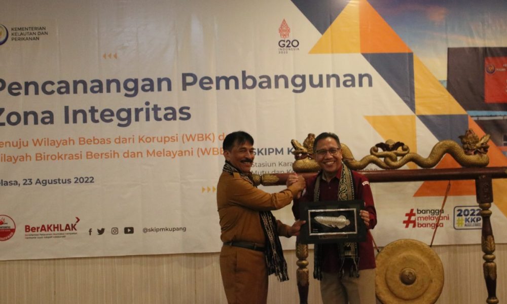 Hadiri Pencanangan Zona Integritas di SKIPM, Penjabat Wali Kota Kupang Tekankan Soal Komitmen untuk Mencapai Visi Bersama Hadiri Pencanangan Zona Integritas di SKIPM, Penjabat Wali Kota Kupang Tekankan Soal Komitmen untuk Mencapai Visi Bersama